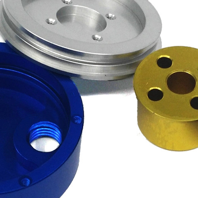 CNC-bewerking van onderdelen van aluminium en van andere metalen materialen