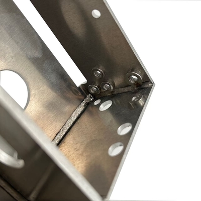Vervaardiging van metalen platen van precieze aluminiumlegering