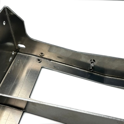 Vervaardiging van metalen platen van precieze aluminiumlegering
